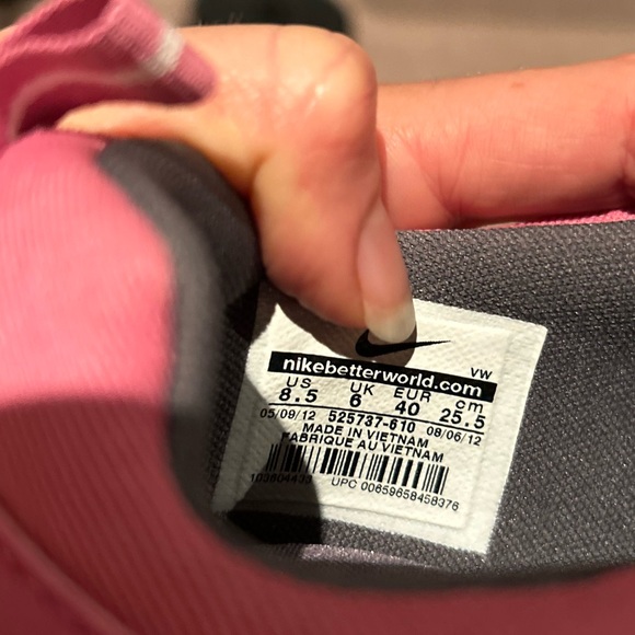 Nike runners - size 8.5. - new - Picture 5 of 6